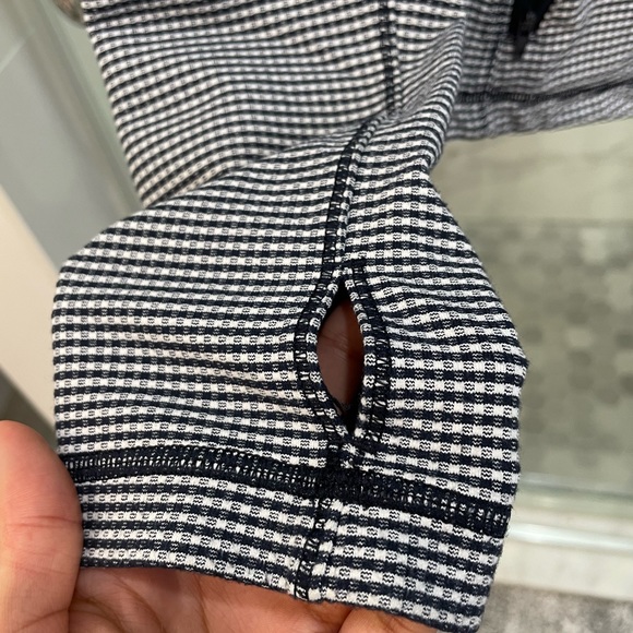 LULULEMON Blue and Black Jacket - Picture 4 of 6